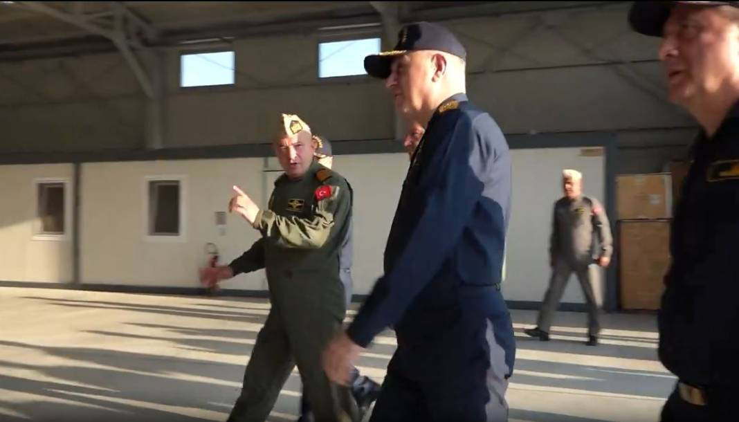 Genelkurmay Başkanı Gürak, deniz kuvvetleri unsurlarını denetledi - Resim: 2